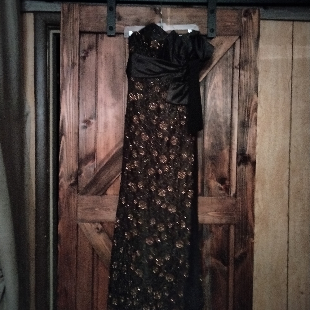 Black One Shoulder Ruched Maxi Gown